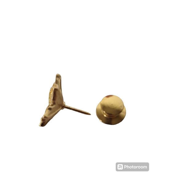 Vintage Trifari Gold Tone Maple Leaf Pin/ Tac Pin 1/2" - Picture 7 of 7